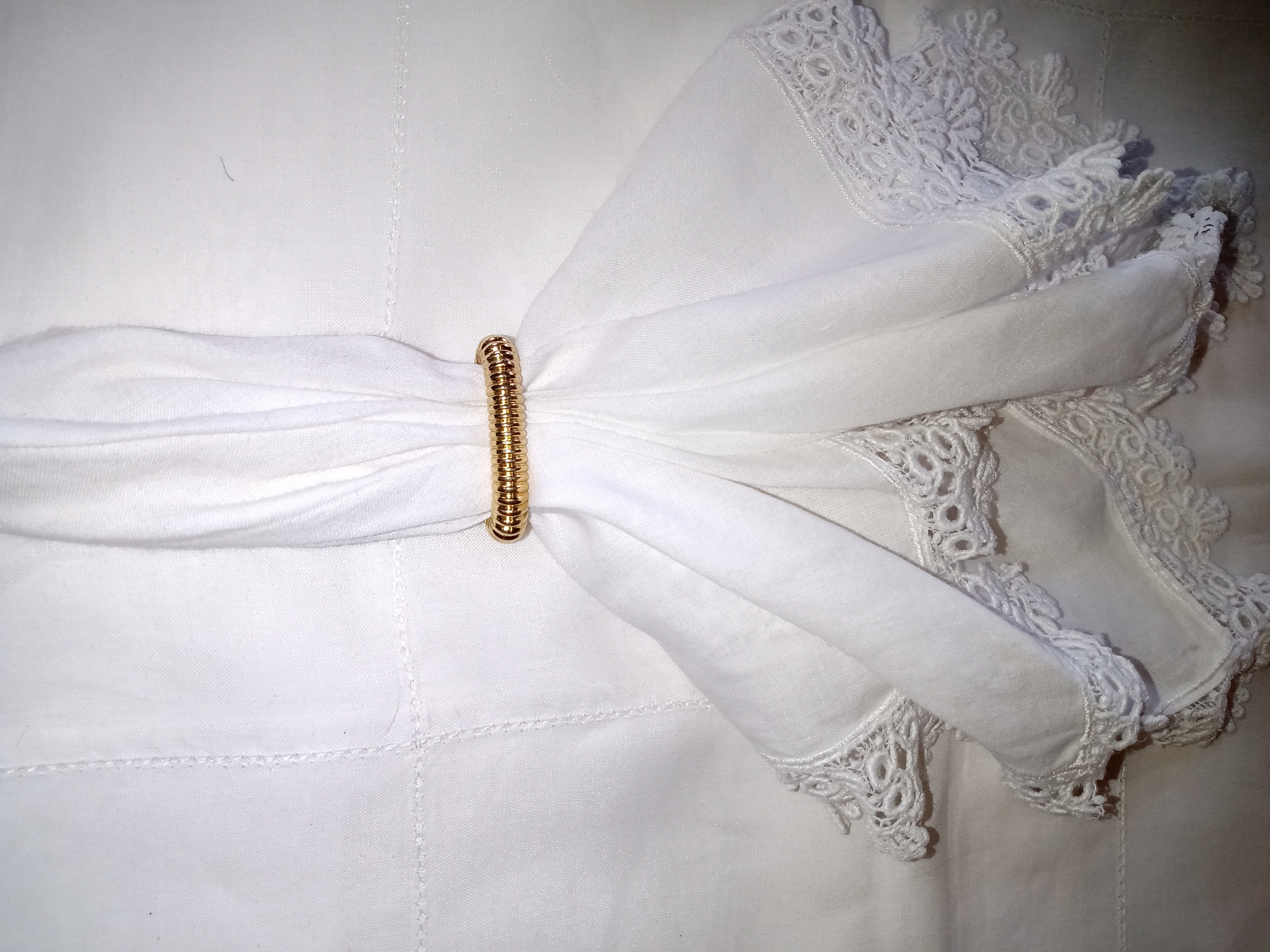 PORTA GUARDANAPO OVAL OURO